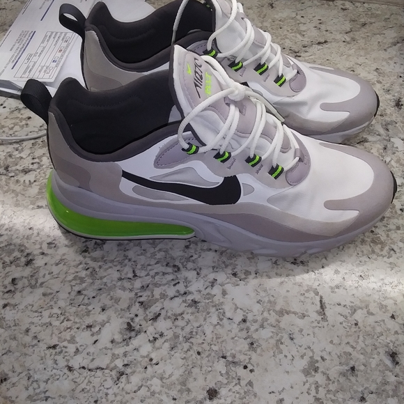 Nike shoes - Picture 4 of 8